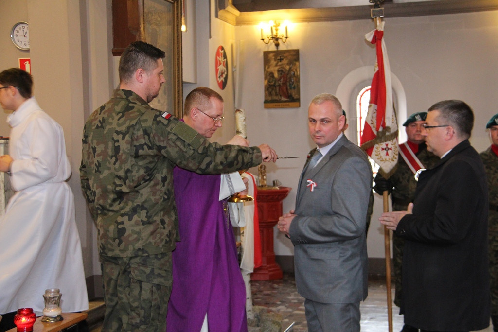 Uroczystość Odsłonięcia Tablicy ku Pamięci Prezydenta Rzeczypospolitej Polskiej prof. Lecha Kaczyńskiego, Jego małżonki Marii w Kościele Garnizonowym