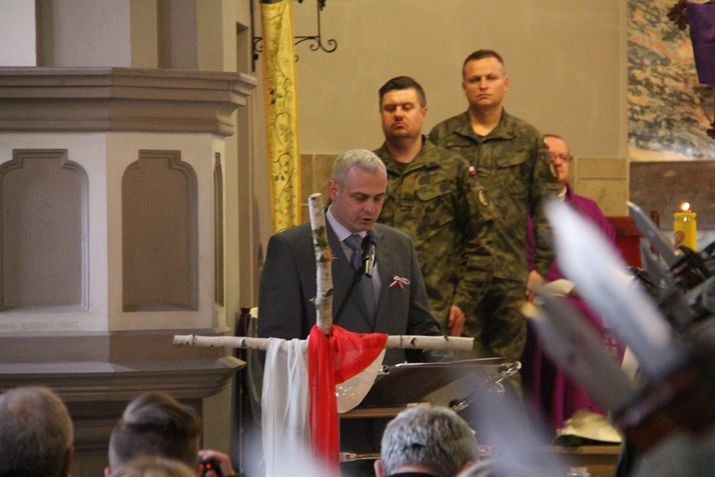 Uroczystość Odsłonięcia Tablicy ku Pamięci Prezydenta Rzeczypospolitej Polskiej prof. Lecha Kaczyńskiego, Jego małżonki Marii w Kościele Garnizonowym