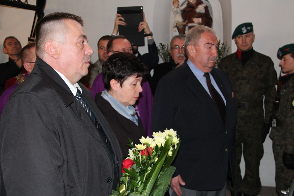 Uroczystość Odsłonięcia Tablicy ku Pamięci Prezydenta Rzeczypospolitej Polskiej prof. Lecha Kaczyńskiego, Jego małżonki Marii w Kościele Garnizonowym