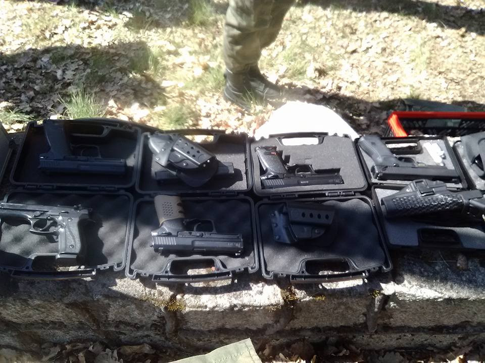 Ćwiczenia z bronią uczniów Technikum Mundurowego w Chełmnie