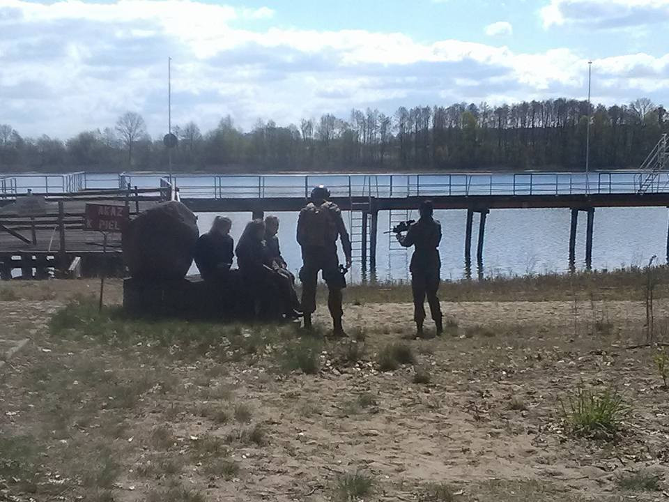 Ćwiczenia z bronią uczniów Technikum Mundurowego w Chełmnie
