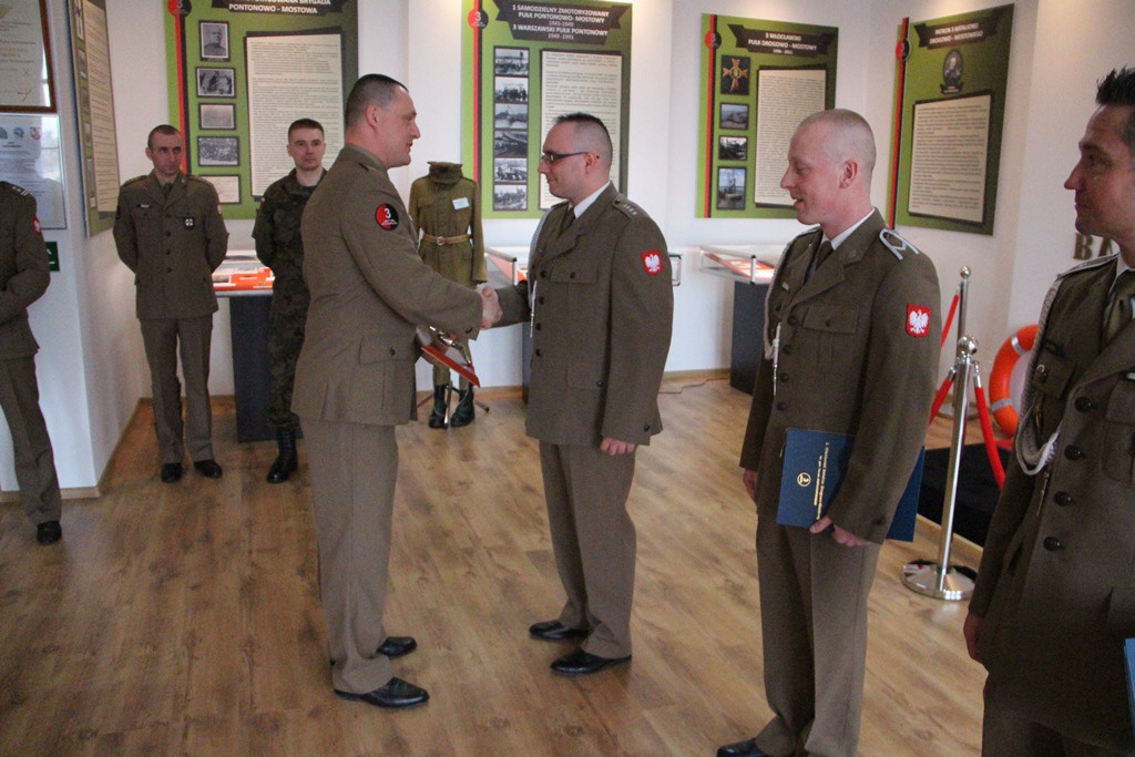 Pożegnanie żołnierzy odchodzących z 3 Batalionu Drogowo-Mostowego