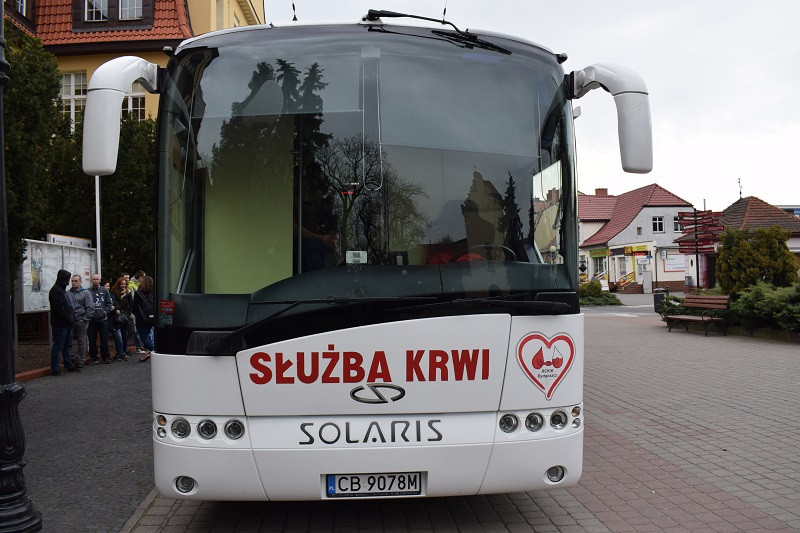 Pobór krwi przed Urzędem Miasta Chełmna w ramach akcji: 