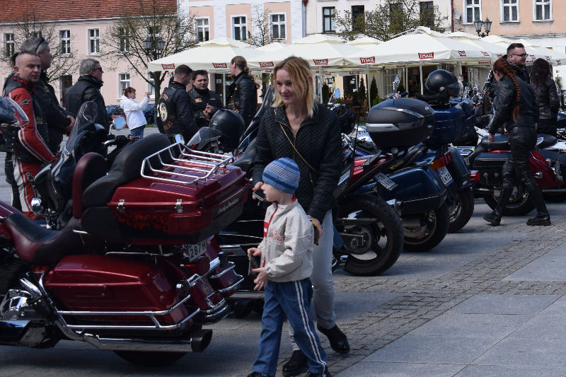 Przystanek Chełmno - spotkanie motocyklistów na rynku