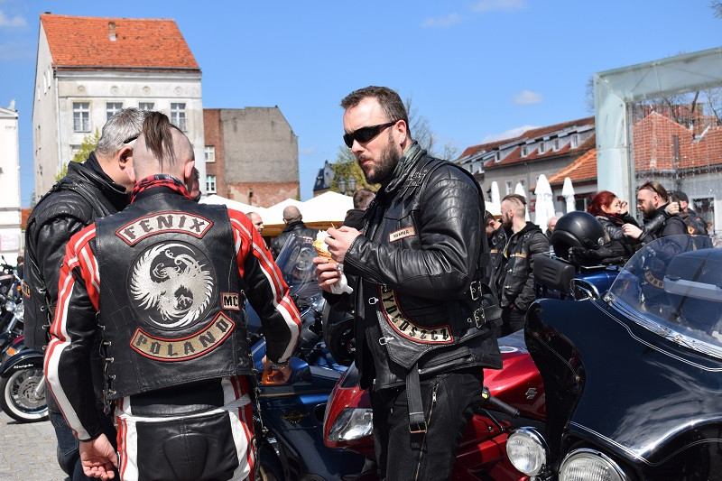 Przystanek Chełmno - spotkanie motocyklistów na rynku