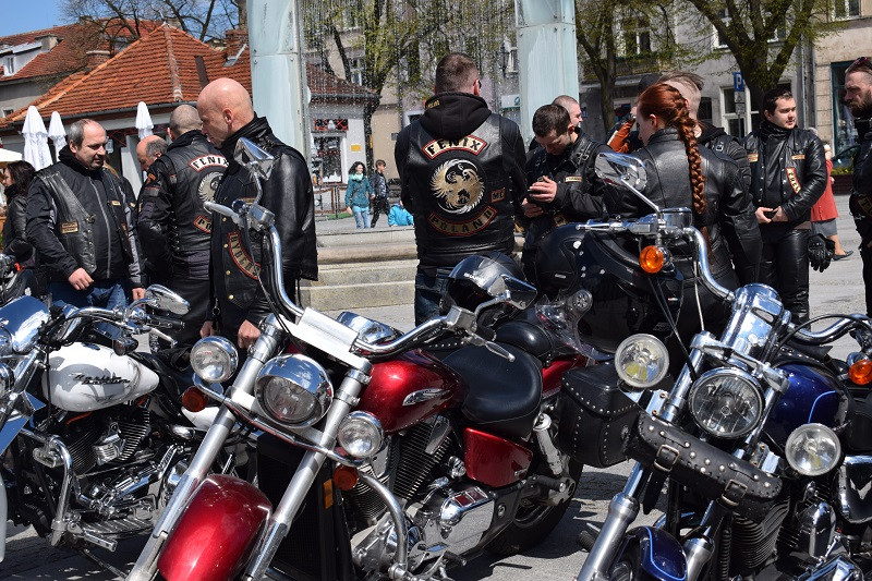 Przystanek Chełmno - spotkanie motocyklistów na rynku