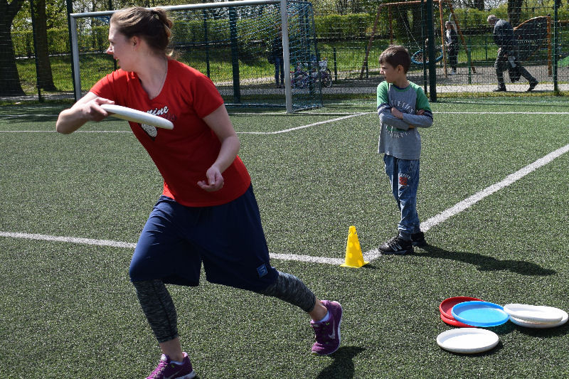 Frisbee Day ? gry i zabawy z dyskiem frisbee zorganizowane przez KS Nine Hills Chełmno