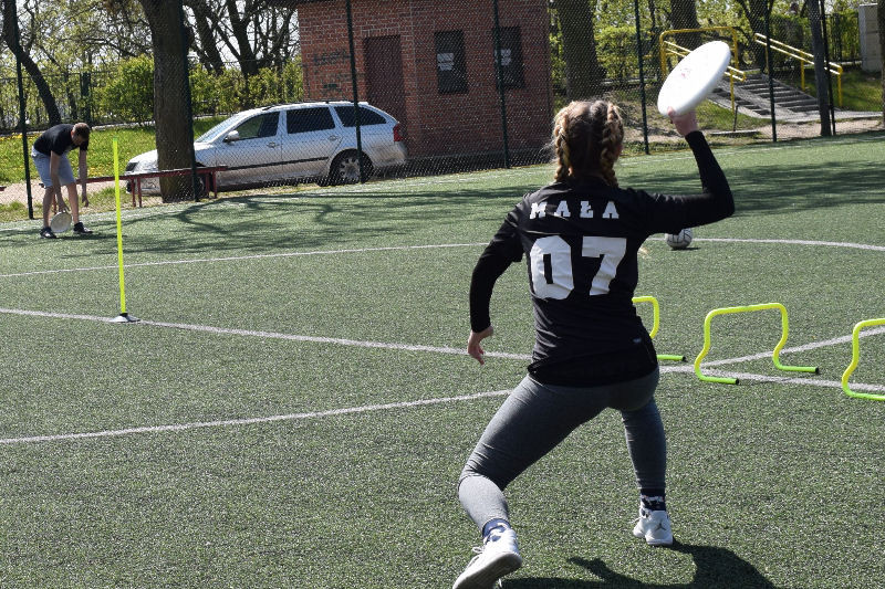 Frisbee Day ? gry i zabawy z dyskiem frisbee zorganizowane przez KS Nine Hills Chełmno