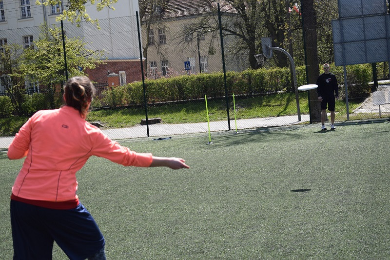 Frisbee Day ? gry i zabawy z dyskiem frisbee zorganizowane przez KS Nine Hills Chełmno