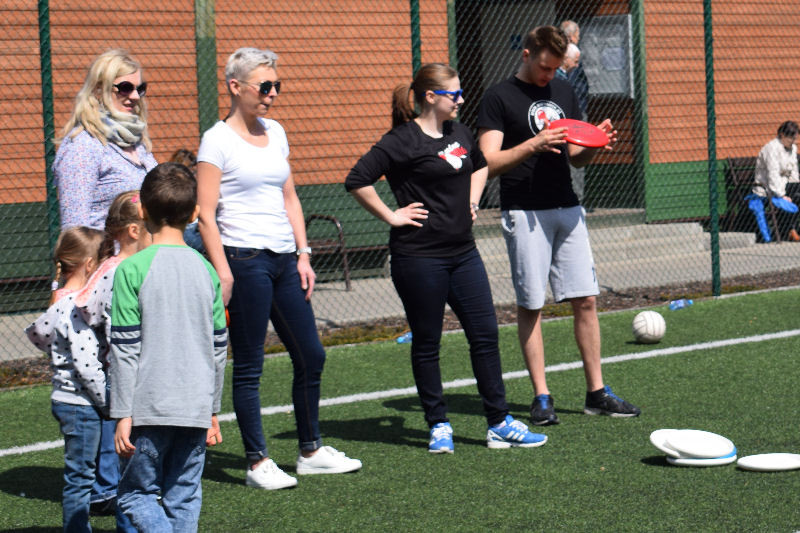 Frisbee Day ? gry i zabawy z dyskiem frisbee zorganizowane przez KS Nine Hills Chełmno