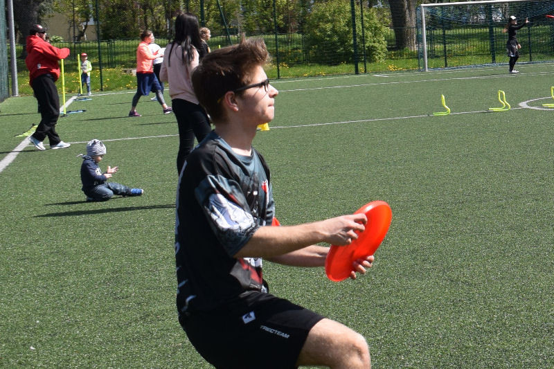 Frisbee Day ? gry i zabawy z dyskiem frisbee zorganizowane przez KS Nine Hills Chełmno