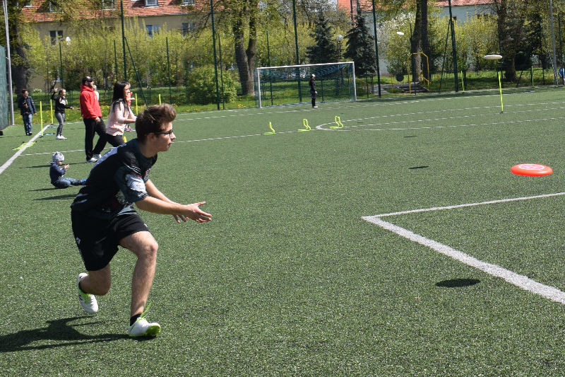 Frisbee Day ? gry i zabawy z dyskiem frisbee zorganizowane przez KS Nine Hills Chełmno