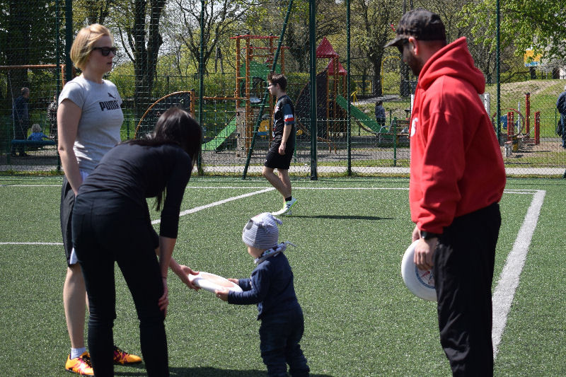 Frisbee Day ? gry i zabawy z dyskiem frisbee zorganizowane przez KS Nine Hills Chełmno