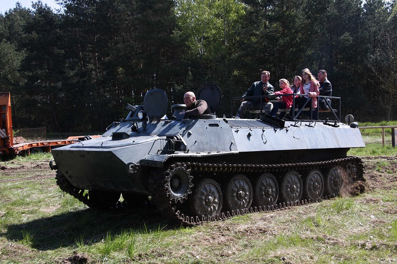 Majówka z cyklem imprez o charakterze militarnym w 