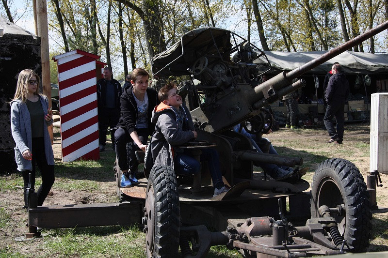 Majówka z cyklem imprez o charakterze militarnym w 