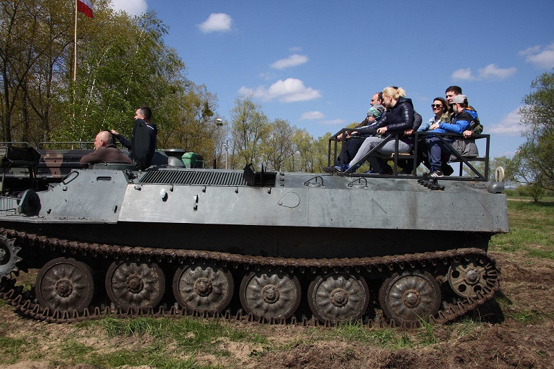 Majówka z cyklem imprez o charakterze militarnym w 