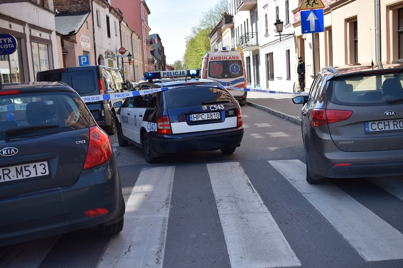 Sensacja z ostatniej chwili - PRAWDOPODOBNE POSTRZELENIE w kamienicy przy ul. Biskupiej 2