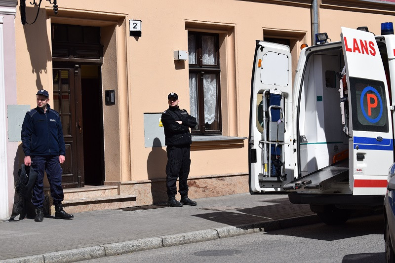 Sensacja z ostatniej chwili - PRAWDOPODOBNE POSTRZELENIE w kamienicy przy ul. Biskupiej 2