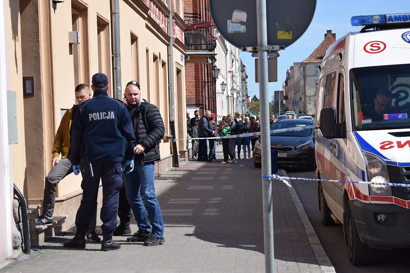 Sensacja z ostatniej chwili - PRAWDOPODOBNE POSTRZELENIE w kamienicy przy ul. Biskupiej 2