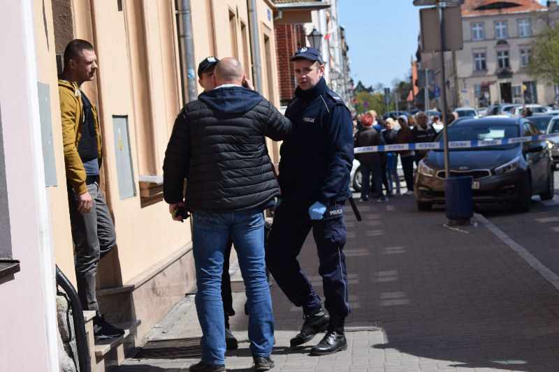 Sensacja z ostatniej chwili - PRAWDOPODOBNE POSTRZELENIE w kamienicy przy ul. Biskupiej 2