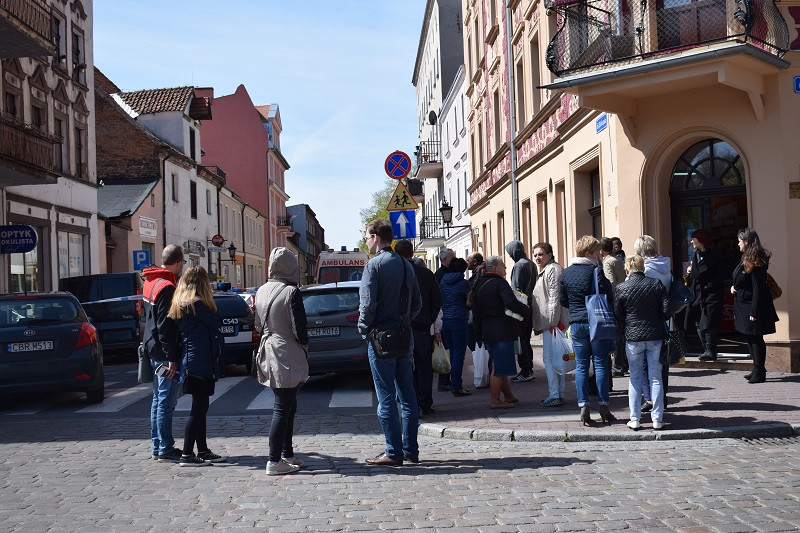 Sensacja z ostatniej chwili - PRAWDOPODOBNE POSTRZELENIE w kamienicy przy ul. Biskupiej 2