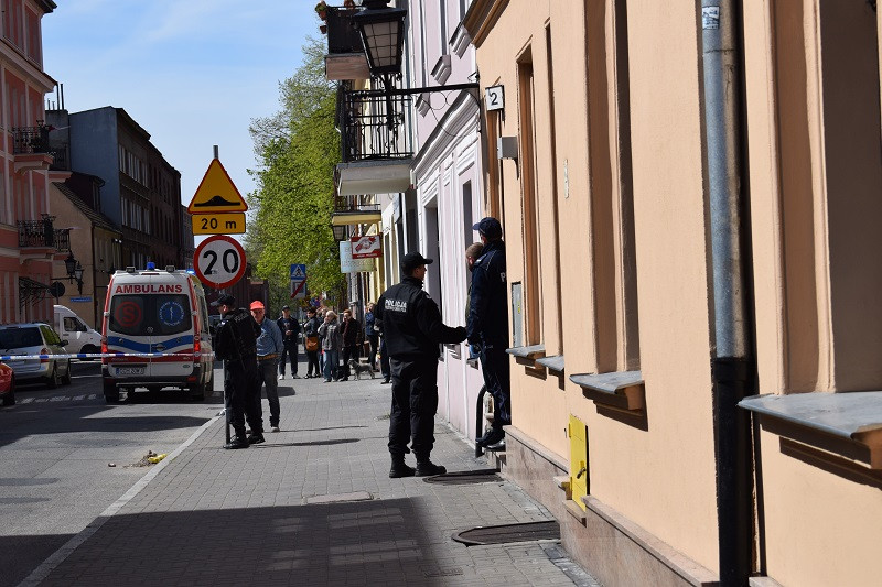 Sensacja z ostatniej chwili - PRAWDOPODOBNE POSTRZELENIE w kamienicy przy ul. Biskupiej 2