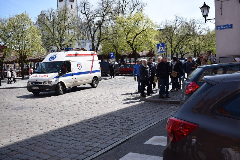 Sensacja z ostatniej chwili - PRAWDOPODOBNE POSTRZELENIE w kamienicy przy ul. Biskupiej 2