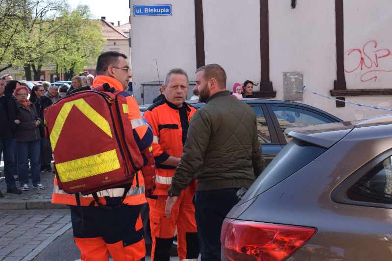 Sensacja z ostatniej chwili - PRAWDOPODOBNE POSTRZELENIE w kamienicy przy ul. Biskupiej 2