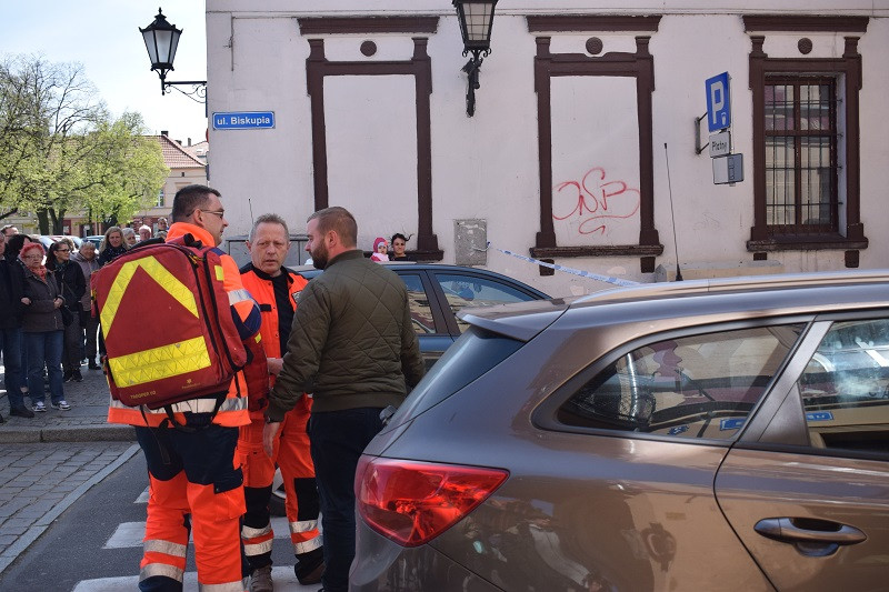 Sensacja z ostatniej chwili - PRAWDOPODOBNE POSTRZELENIE w kamienicy przy ul. Biskupiej 2