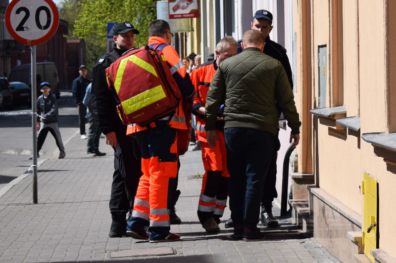 Sensacja z ostatniej chwili - PRAWDOPODOBNE POSTRZELENIE w kamienicy przy ul. Biskupiej 2