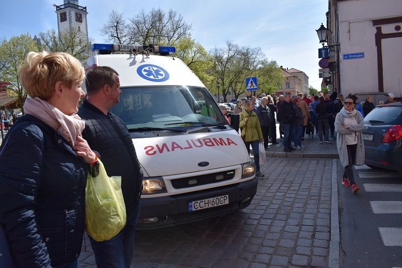 Sensacja z ostatniej chwili - PRAWDOPODOBNE POSTRZELENIE w kamienicy przy ul. Biskupiej 2