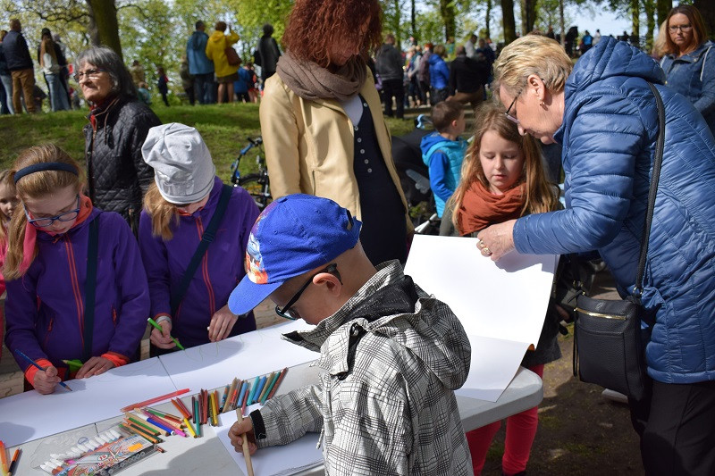Zabawy w Dniu Flagi pod hasłem: 