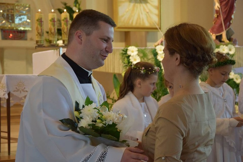 Historyczna Pierwsza Komunia Święta w Katolickiej Szkole Podstawowej