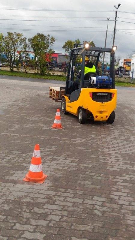 Kurs kierowcy wózków jezdniowych dla uczniów ZS nr 2