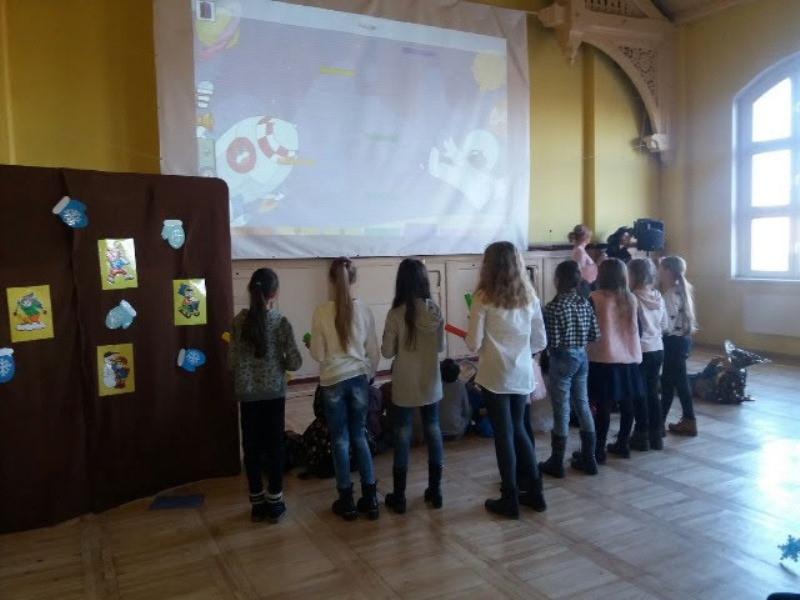 Podsumowanie I półrocza podczas apelu Samorządu Uczniowskiego SP2