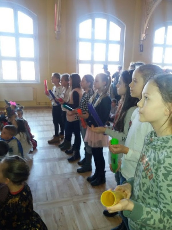 Podsumowanie I półrocza podczas apelu Samorządu Uczniowskiego SP2