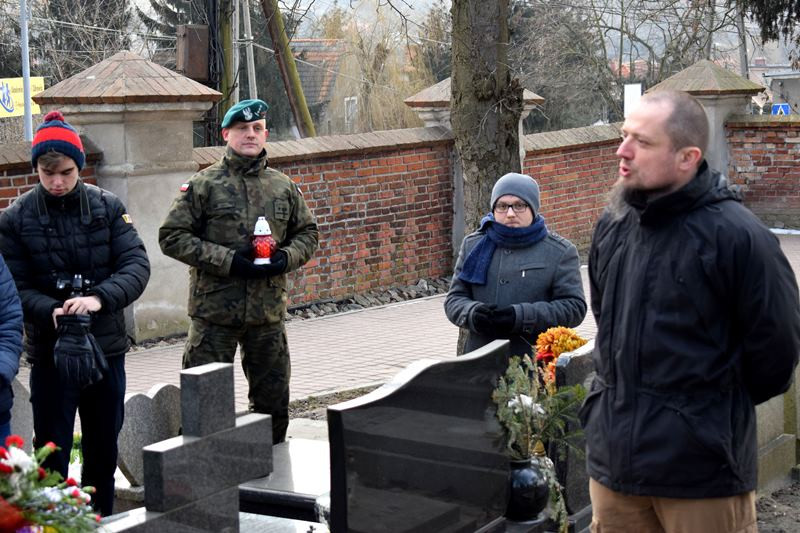 Apel pamięci Alfonsa Jarockiego - żołnierza wyklętego, który spoczywa na chełmińskim cmentarzu