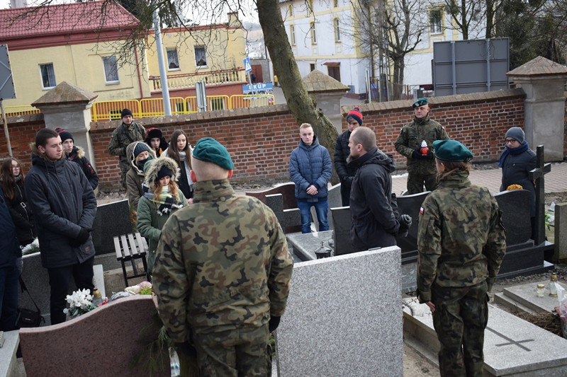 Apel pamięci Alfonsa Jarockiego - żołnierza wyklętego, który spoczywa na chełmińskim cmentarzu