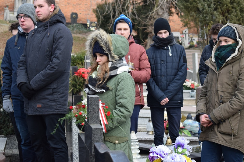 Apel pamięci Alfonsa Jarockiego - żołnierza wyklętego, który spoczywa na chełmińskim cmentarzu