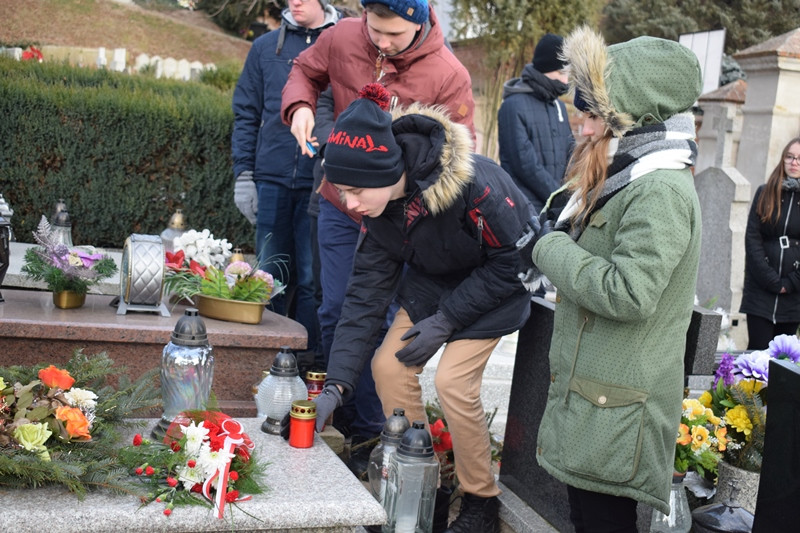 Apel pamięci Alfonsa Jarockiego - żołnierza wyklętego, który spoczywa na chełmińskim cmentarzu