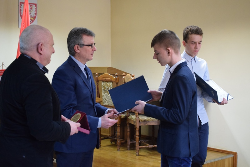 Relacja z wręczania nagród w kategorii ?Sportowiec Powiatu Chełmińskiego 2017?