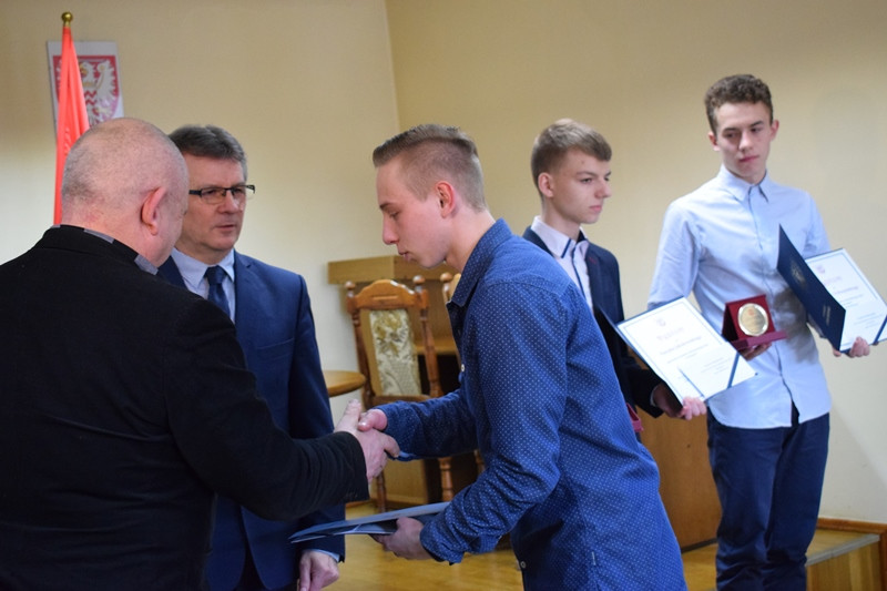 Relacja z wręczania nagród w kategorii ?Sportowiec Powiatu Chełmińskiego 2017?