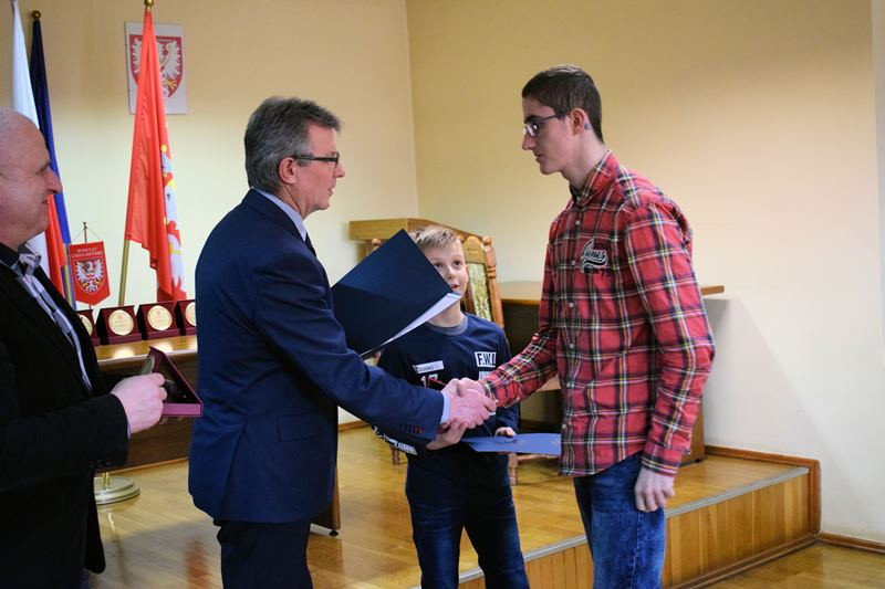 Relacja z wręczania nagród w kategorii ?Sportowiec Powiatu Chełmińskiego 2017?