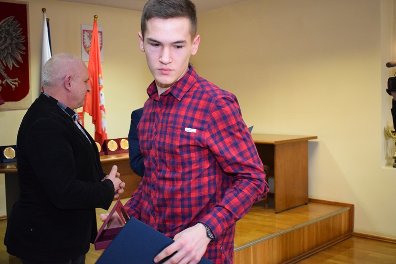 Relacja z wręczania nagród w kategorii ?Sportowiec Powiatu Chełmińskiego 2017?