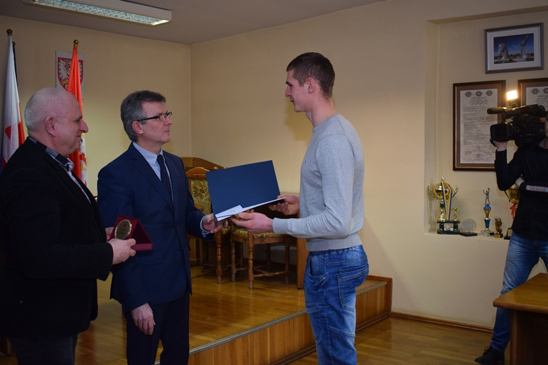 Relacja z wręczania nagród w kategorii ?Sportowiec Powiatu Chełmińskiego 2017?