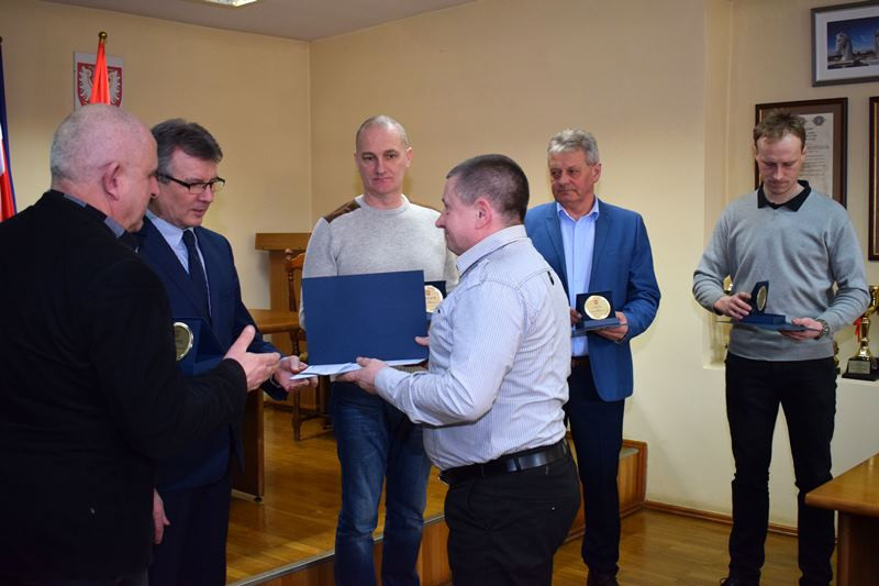 Relacja z wręczania nagród w kategorii ?Sportowiec Powiatu Chełmińskiego 2017?