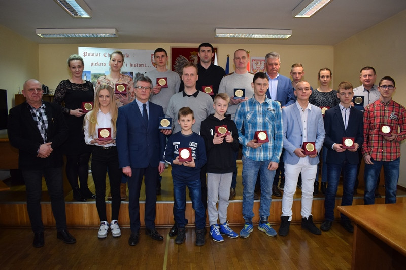Relacja z wręczania nagród w kategorii ?Sportowiec Powiatu Chełmińskiego 2017?