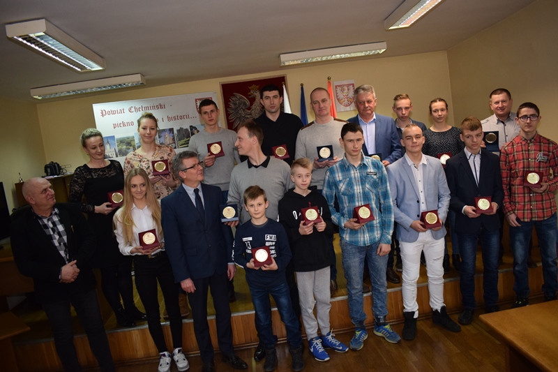 Relacja z wręczania nagród w kategorii ?Sportowiec Powiatu Chełmińskiego 2017?
