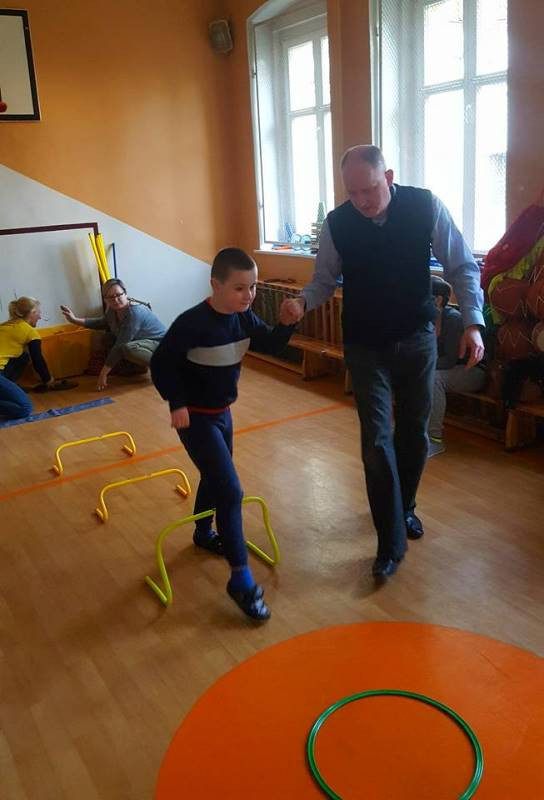 Trening młodych sportowców ze Specjalnego Ośrodka Szkolno-Wychowawczego