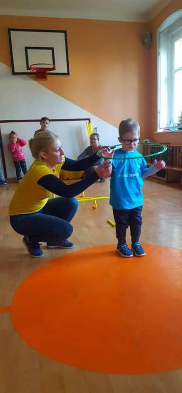 Trening młodych sportowców ze Specjalnego Ośrodka Szkolno-Wychowawczego